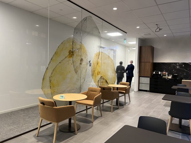 Estampe jaune Tatjana Labossiere